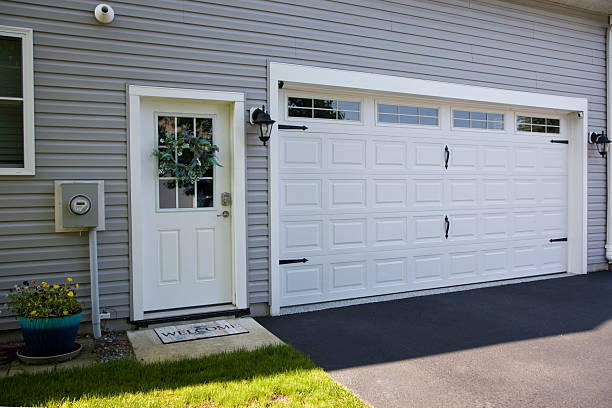 24/7 Emergency Garage Door Panel Replacement experts in Fairlea, WV